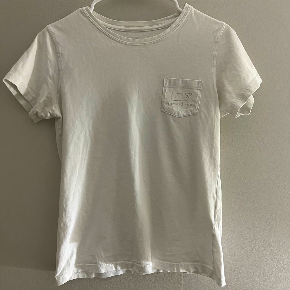 Vineyard Vines white tee with pocket on front